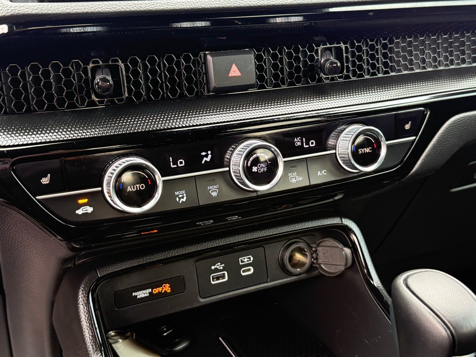 2025 Honda CR-V Hybrid Sport Touring — photo 23 thumbnail