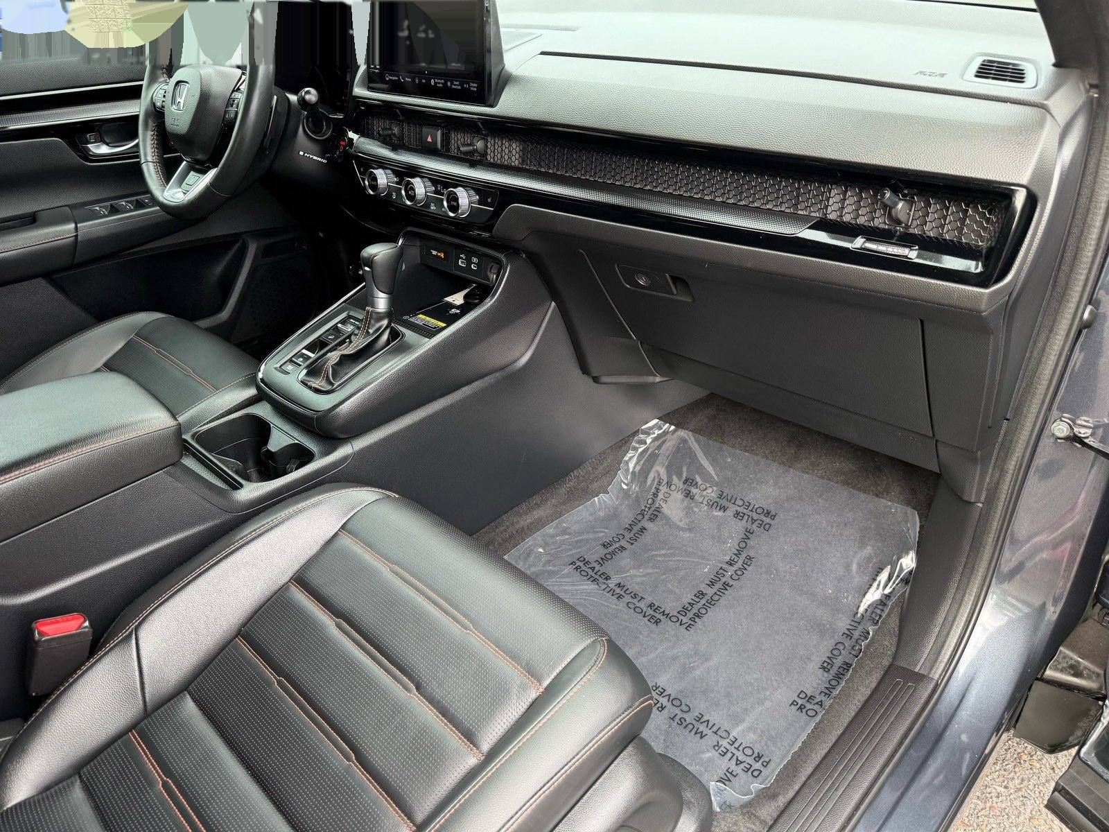 2025 Honda CR-V Hybrid Sport Touring — photo 30 thumbnail