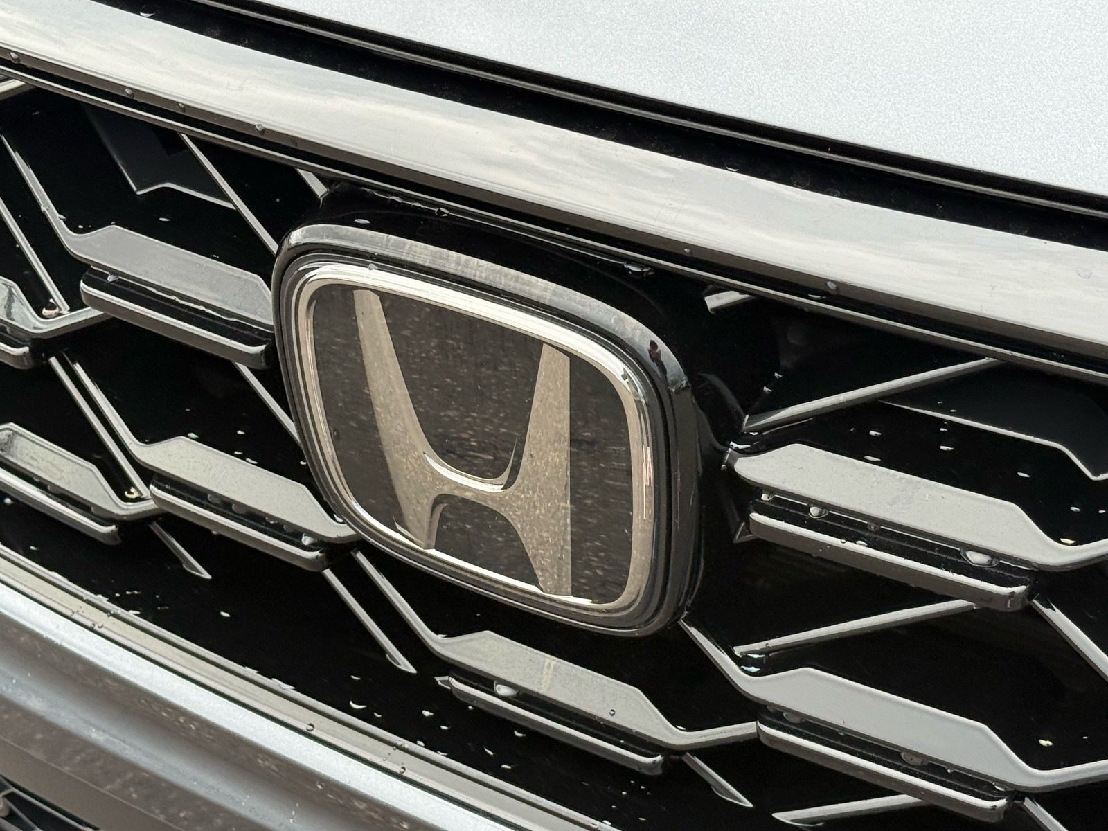 2025 Honda CR-V Hybrid Sport Touring — photo 33 thumbnail