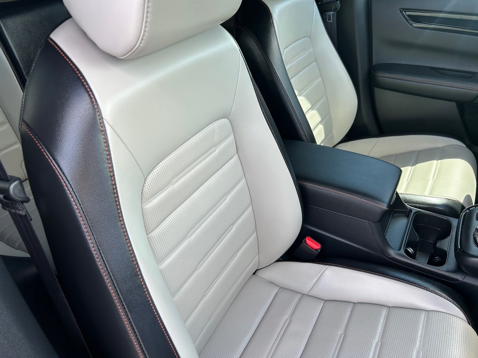 2025 Honda CR-V Hybrid Sport Touring — photo 11 thumbnail
