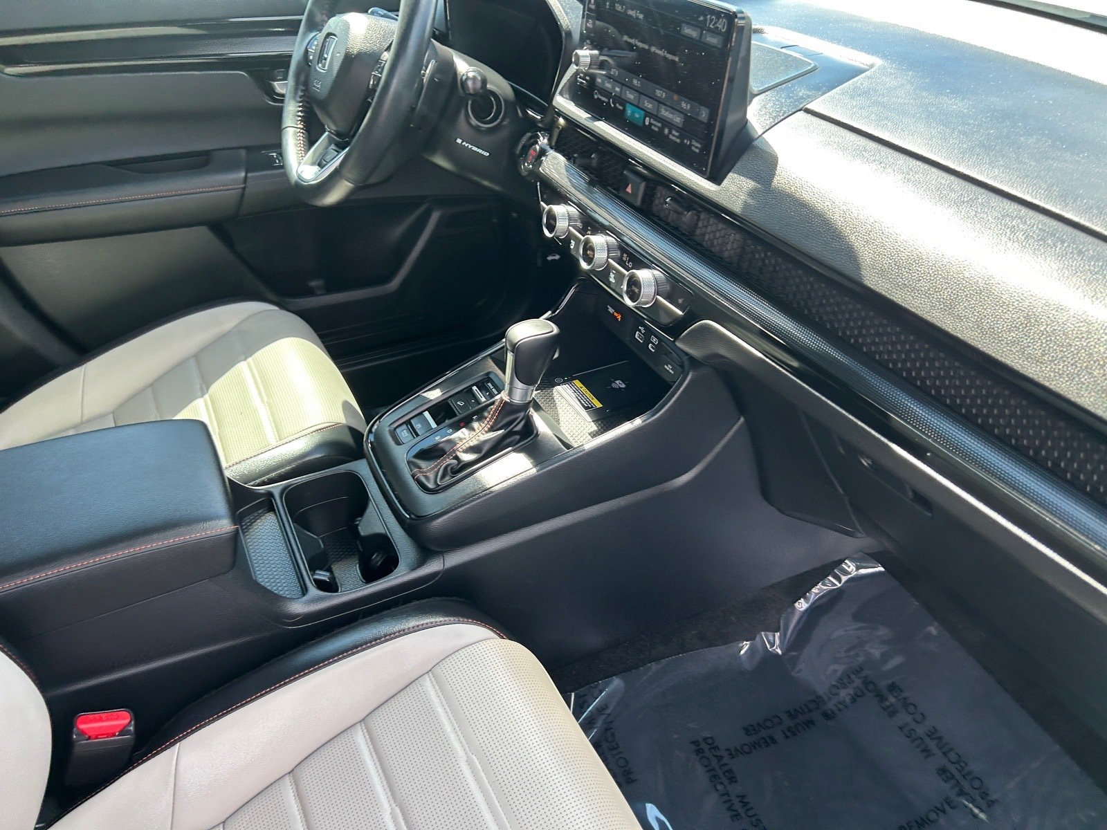 2025 Honda CR-V Hybrid Sport Touring — photo 13 thumbnail