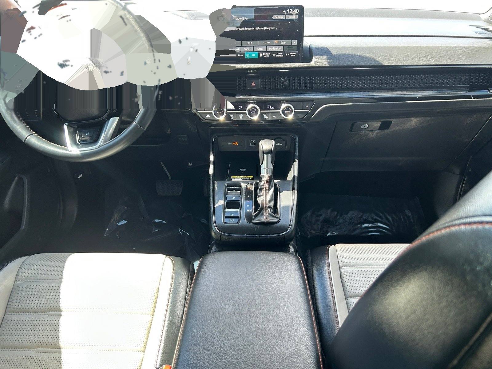 2025 Honda CR-V Hybrid Sport Touring — photo 15 thumbnail