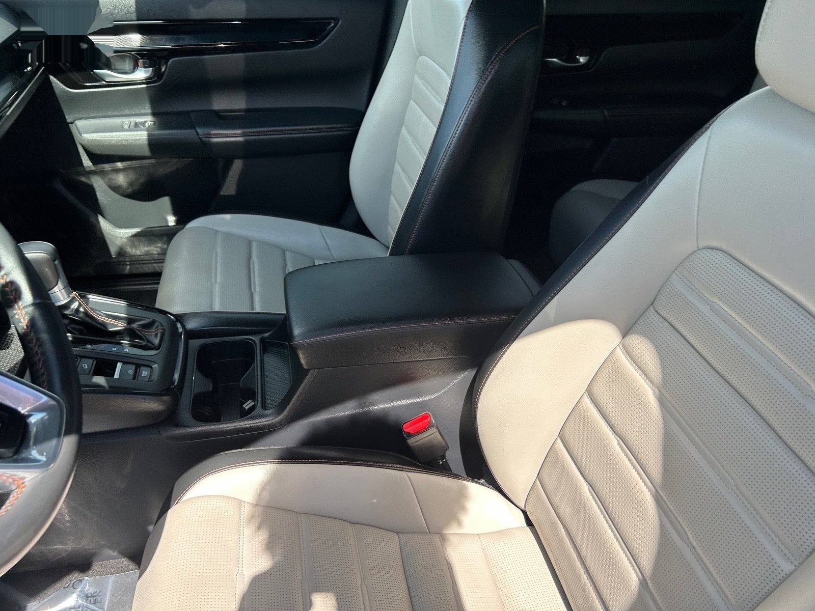 2025 Honda CR-V Hybrid Sport Touring — photo 19 thumbnail