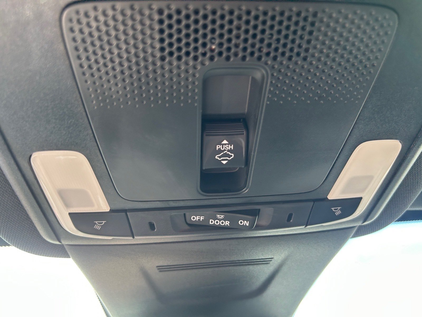 2025 Honda CR-V Hybrid Sport Touring — photo 28 thumbnail