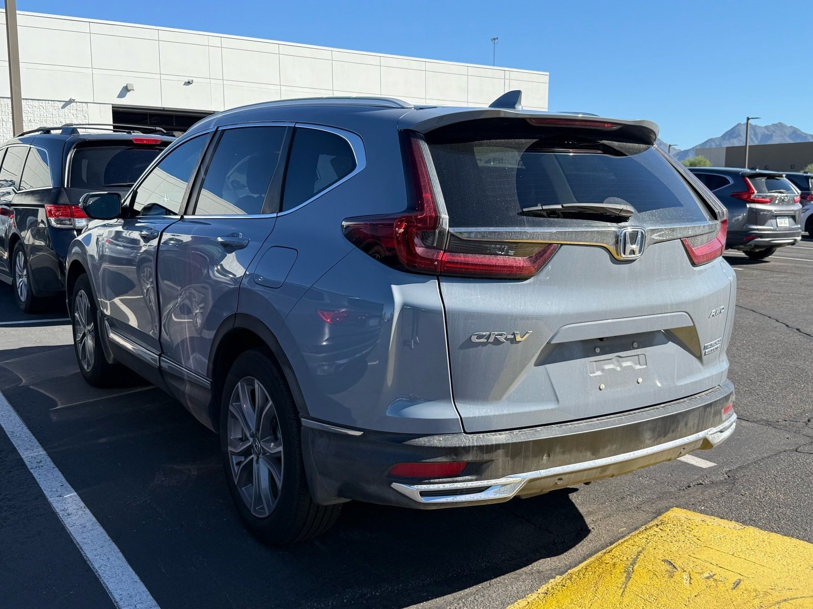 2022 Honda CR-V Hybrid Touring — photo 2 thumbnail
