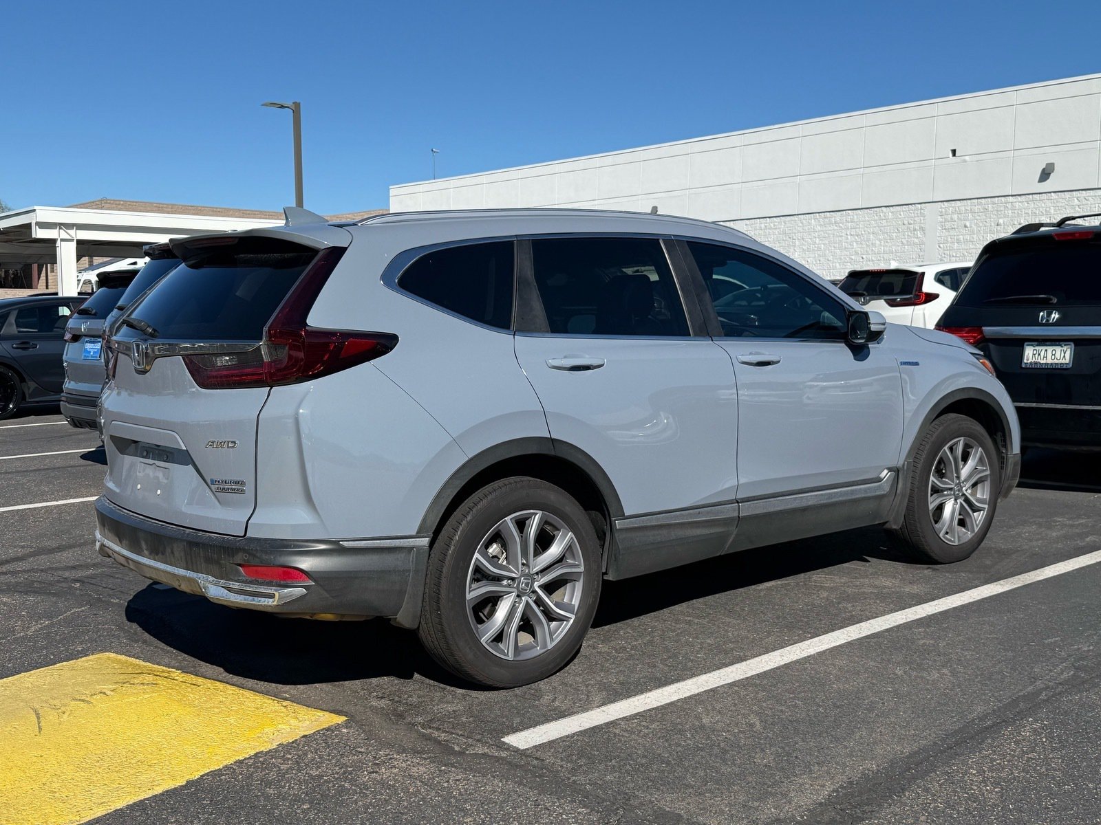 2022 Honda CR-V Hybrid Touring — photo 3 thumbnail