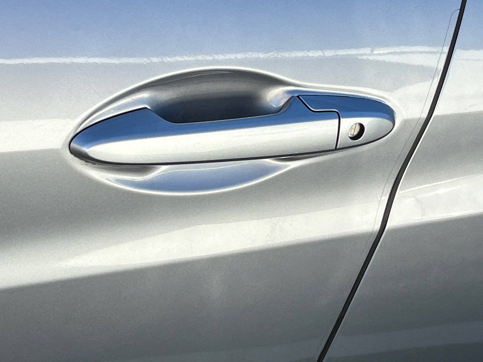 2017 Honda HR-V LX — photo 8 thumbnail