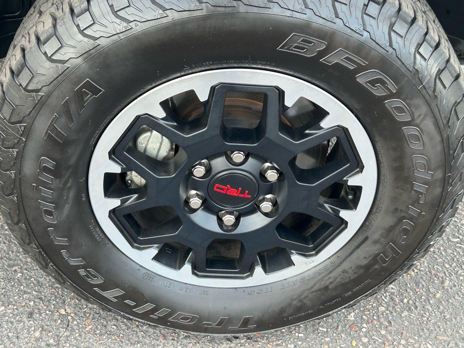 2024 Toyota Tacoma TRD Off-Road — photo 10 thumbnail