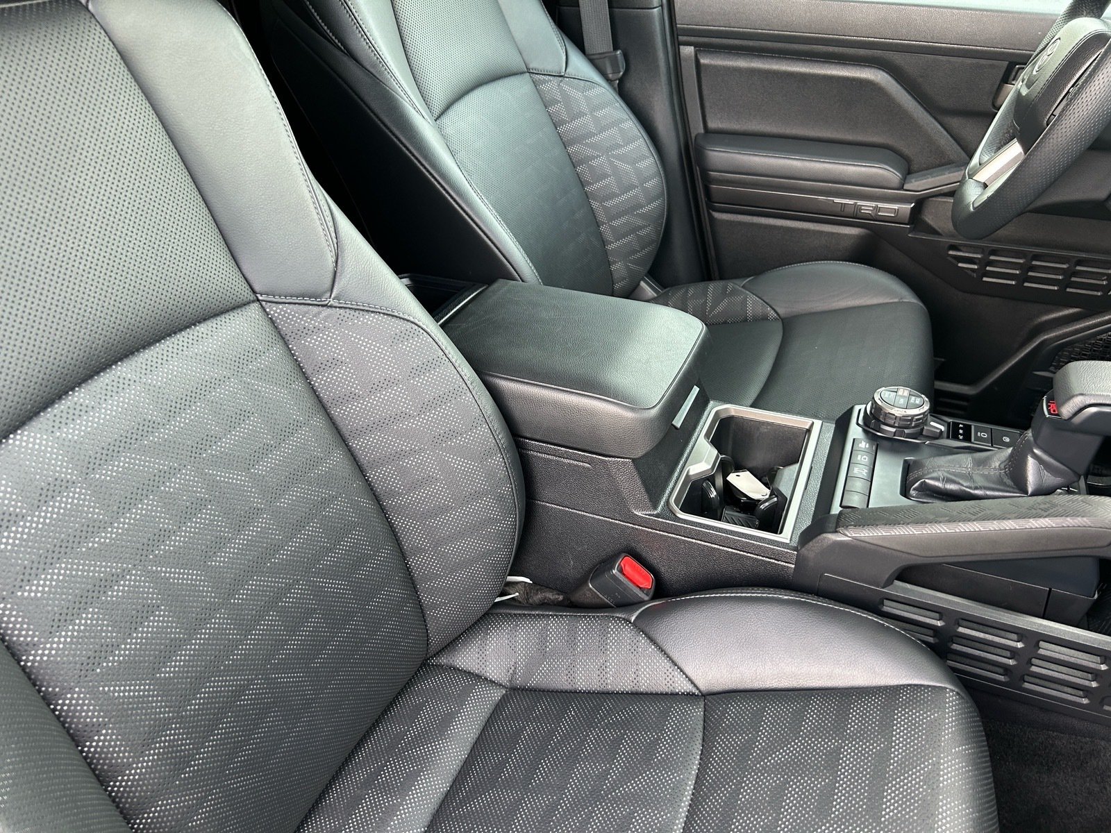 2024 Toyota Tacoma TRD Off-Road — photo 11 thumbnail