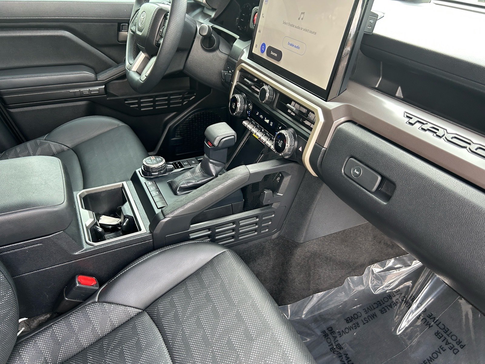 2024 Toyota Tacoma TRD Off-Road — photo 13 thumbnail