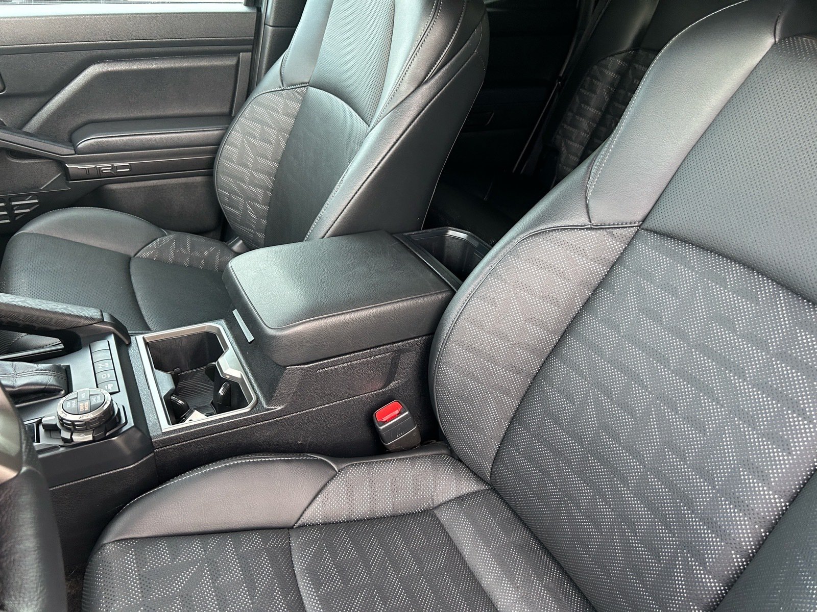 2024 Toyota Tacoma TRD Off-Road — photo 18 thumbnail