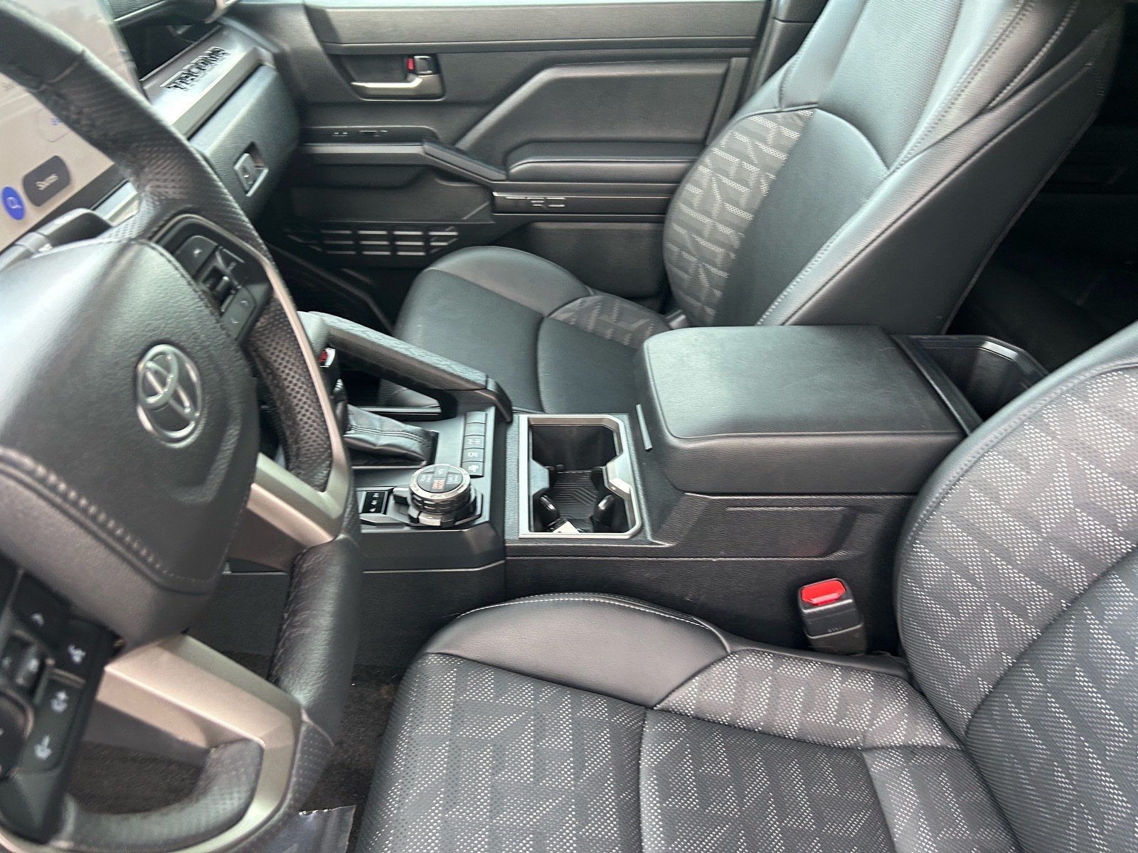 2024 Toyota Tacoma TRD Off-Road — photo 19 thumbnail