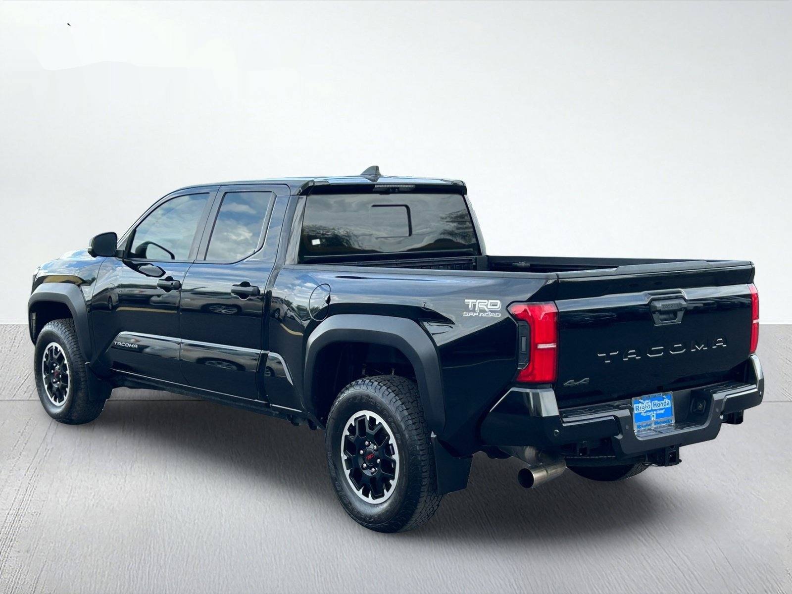 2024 Toyota Tacoma TRD Off-Road — photo 4 thumbnail