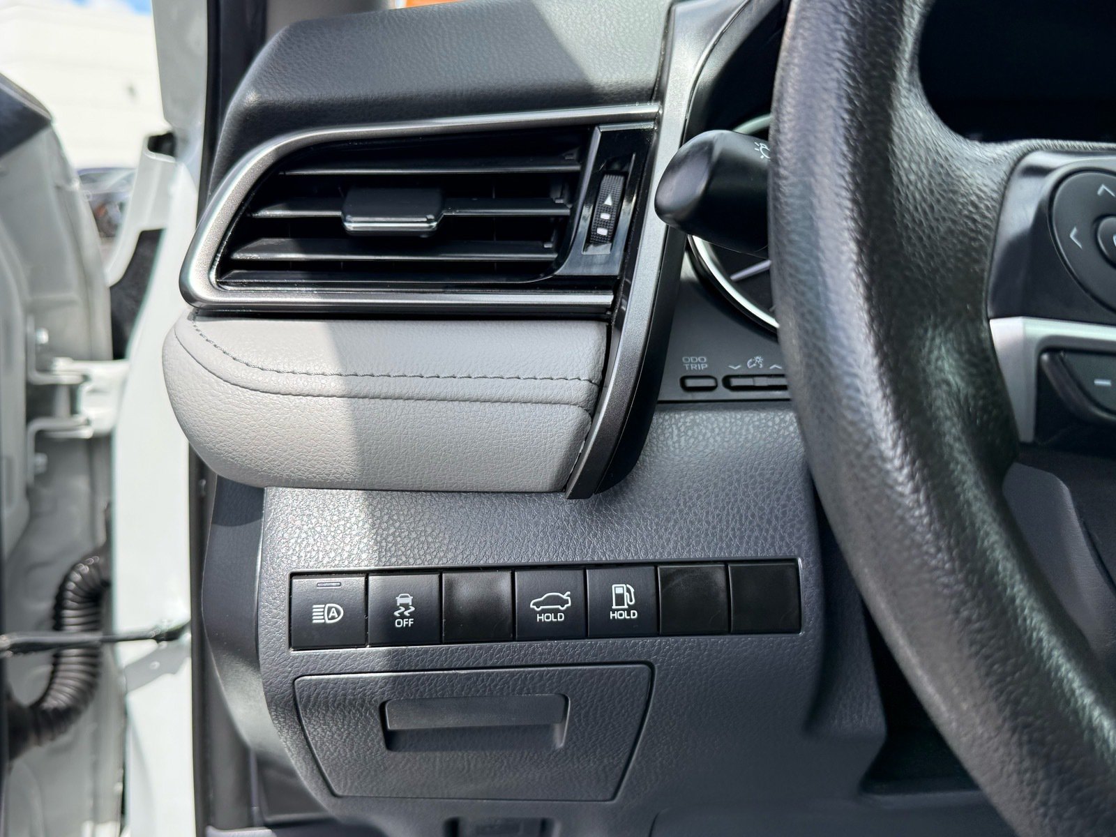 2024 Toyota Camry LE — photo 14 thumbnail