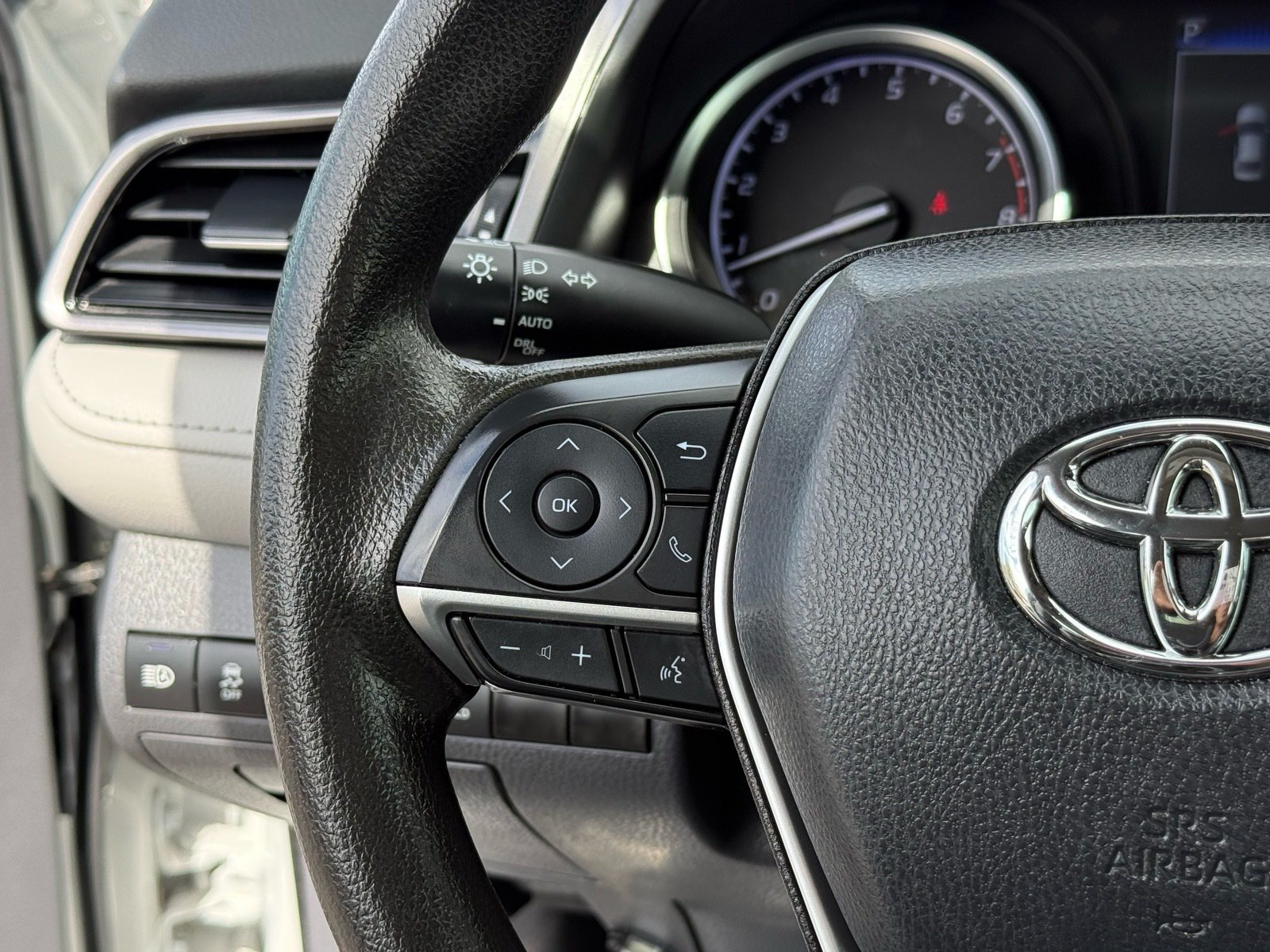 2024 Toyota Camry LE — photo 16 thumbnail