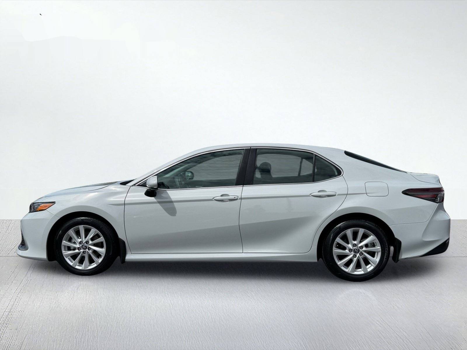 2024 Toyota Camry LE — photo 3 thumbnail