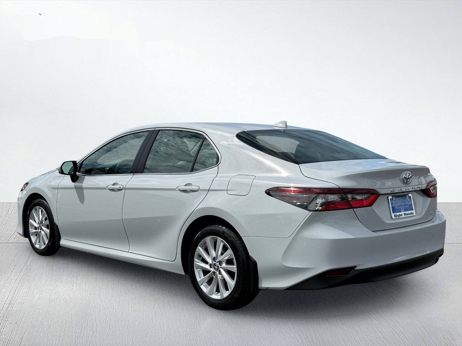 2024 Toyota Camry LE — photo 4 thumbnail