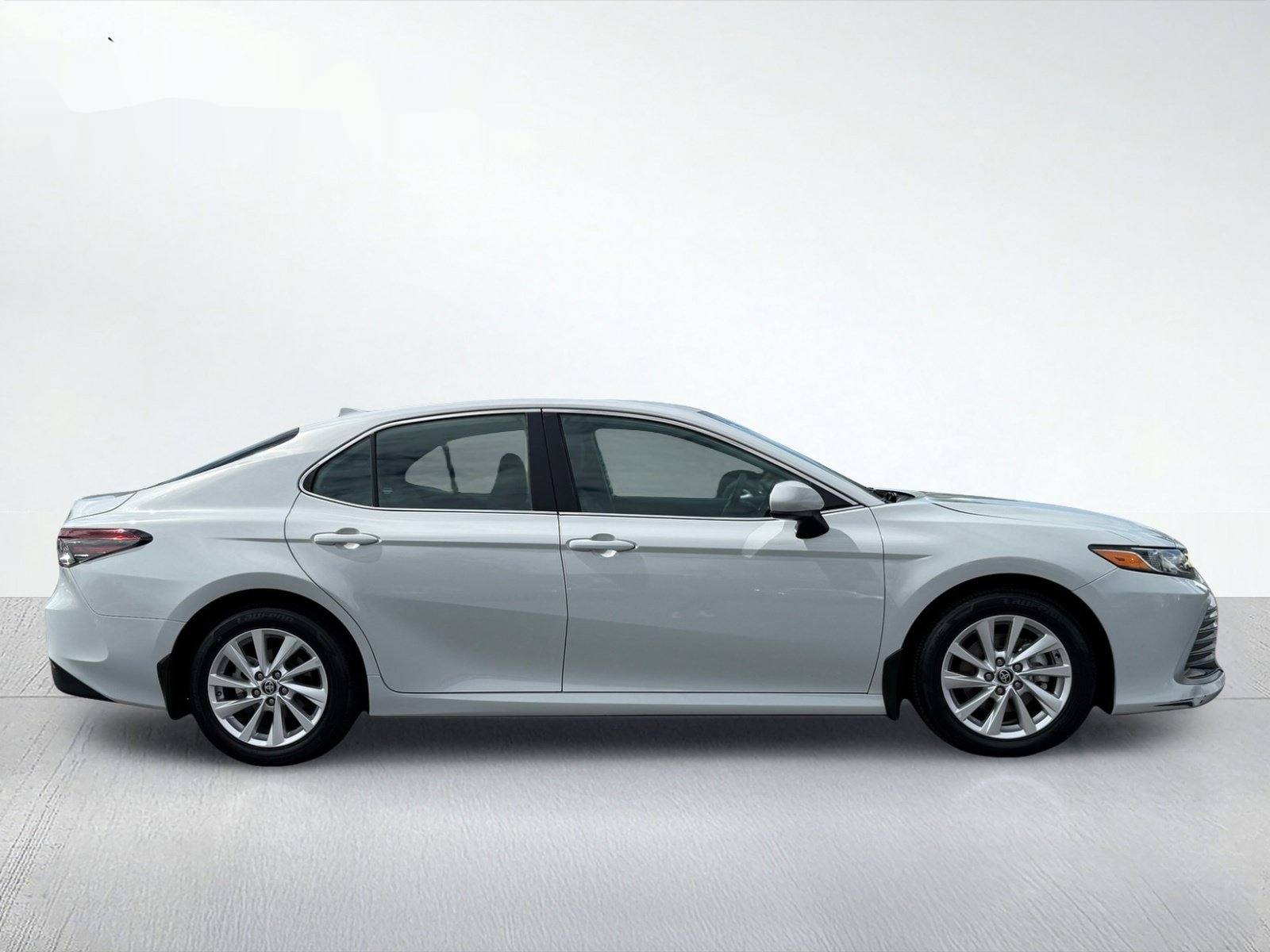 2024 Toyota Camry LE — photo 8 thumbnail