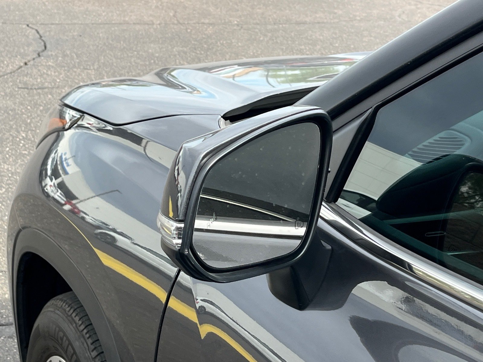 2023 Toyota Highlander XLE — photo 7 thumbnail