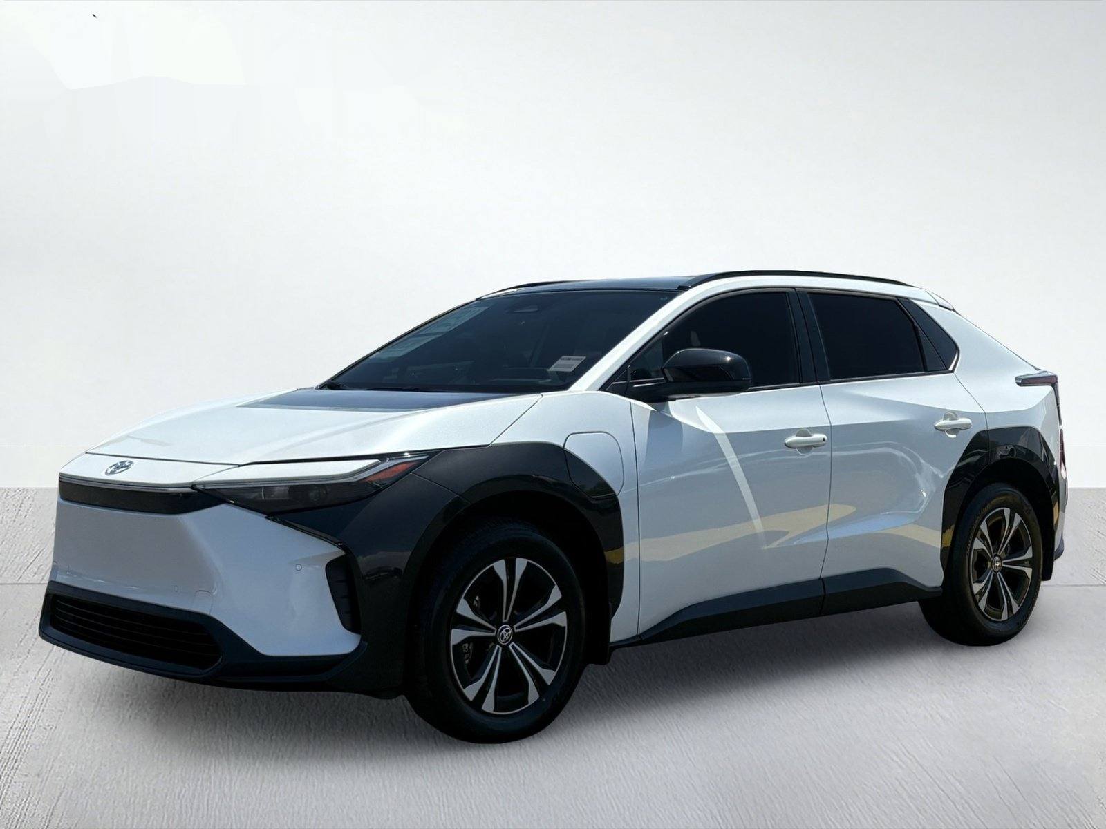 2024 Toyota bZ4X XLE — photo 1