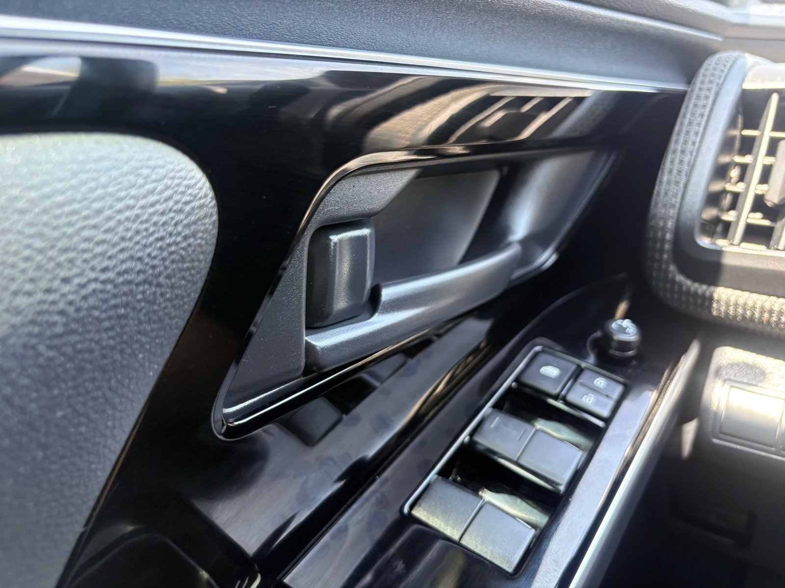 2024 Toyota bZ4X XLE — photo 13 thumbnail