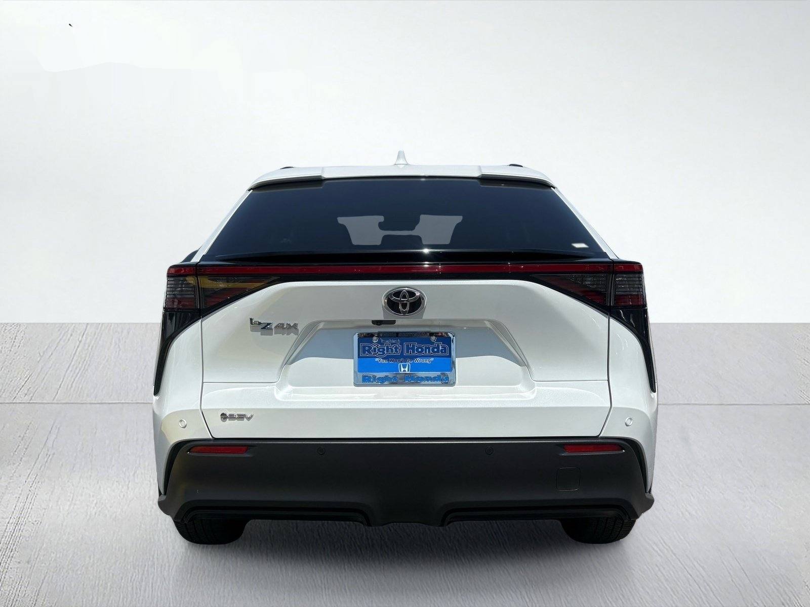 2024 Toyota bZ4X XLE — photo 5 thumbnail