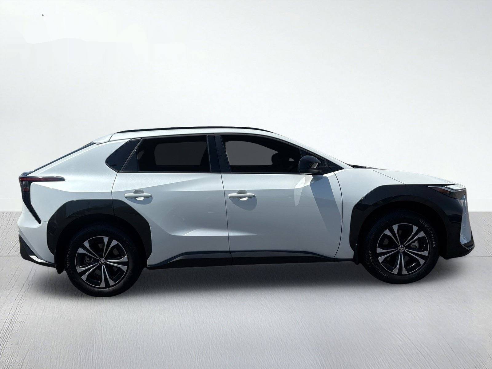 2024 Toyota bZ4X XLE — photo 7 thumbnail