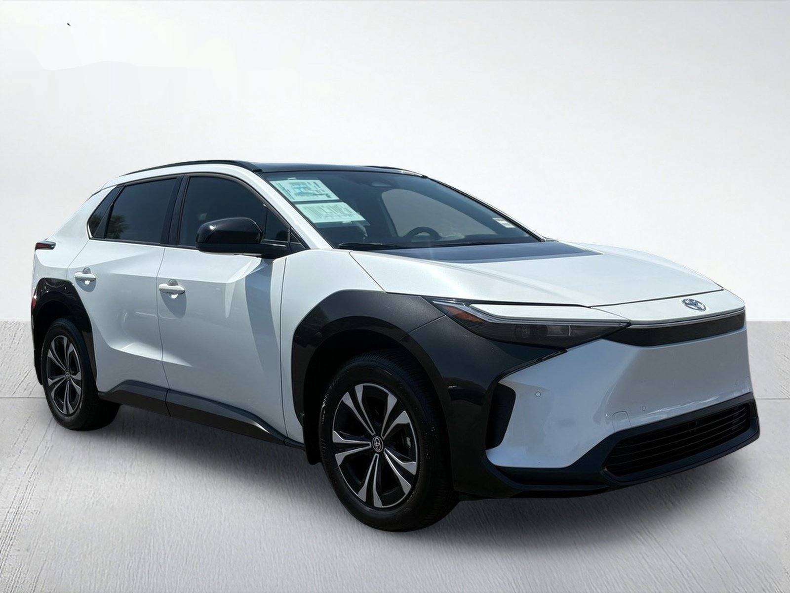 2024 Toyota bZ4X XLE — photo 8 thumbnail