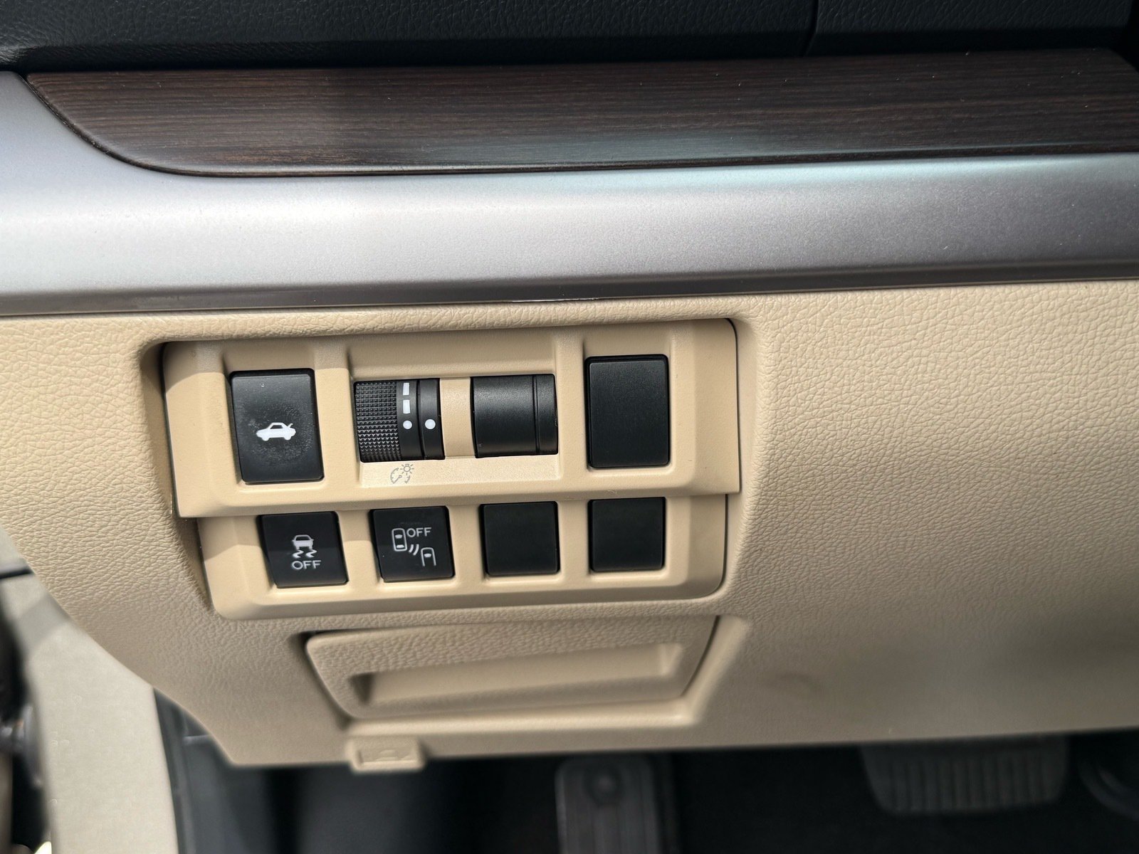 2015 Subaru Legacy 2.5i — photo 14 thumbnail