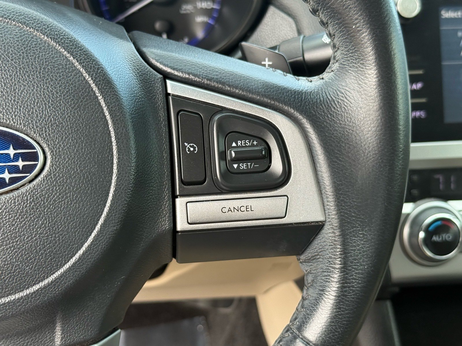 2015 Subaru Legacy 2.5i — photo 17 thumbnail