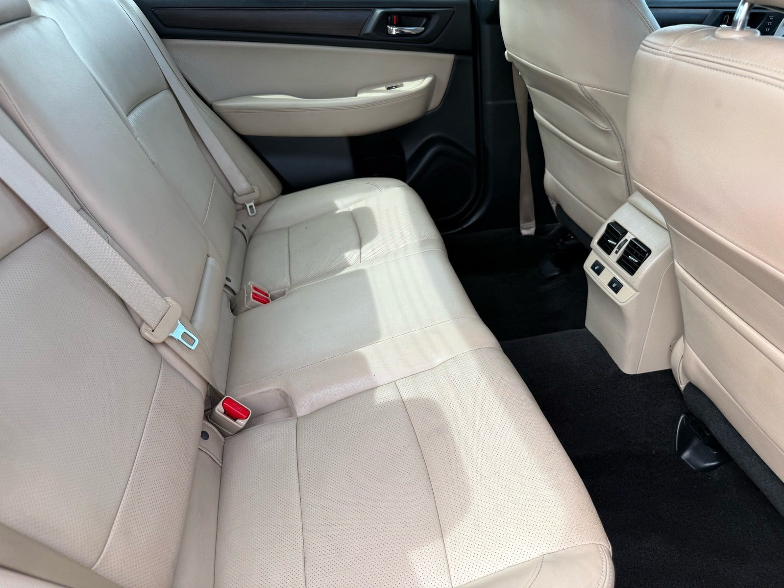 2015 Subaru Legacy 2.5i — photo 28 thumbnail
