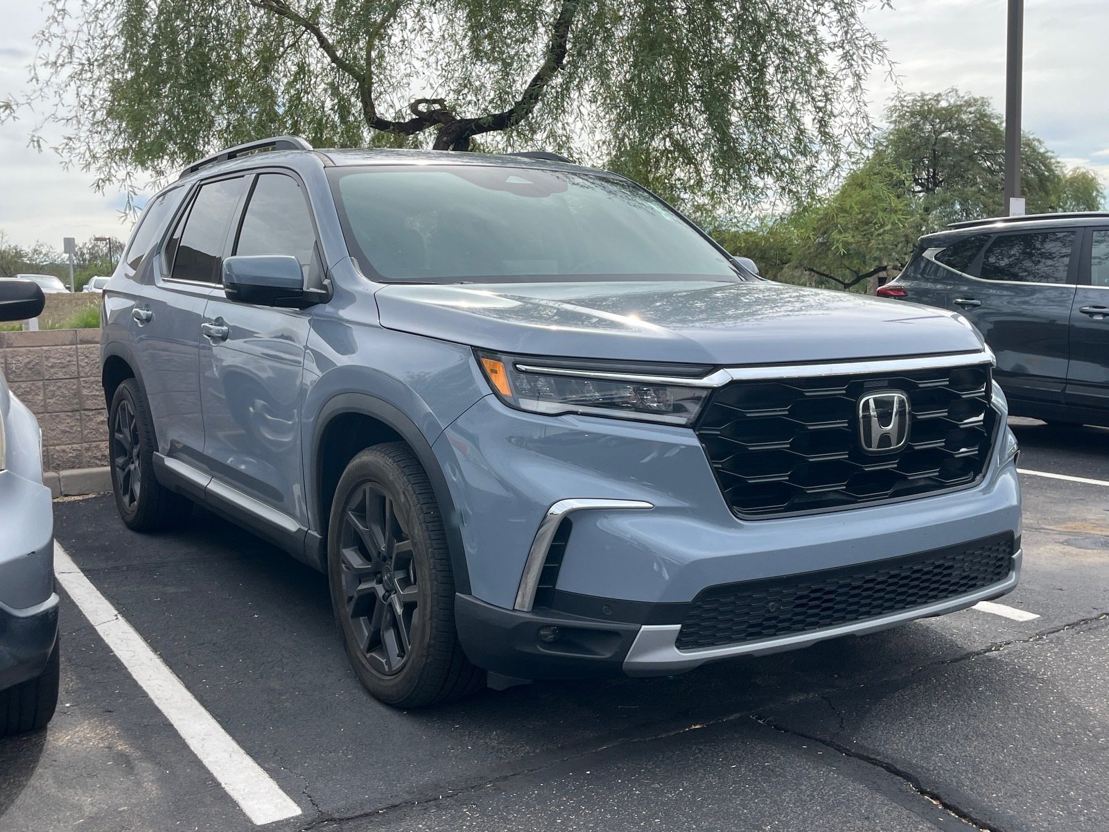 2025 Honda Pilot Touring — photo 4 thumbnail