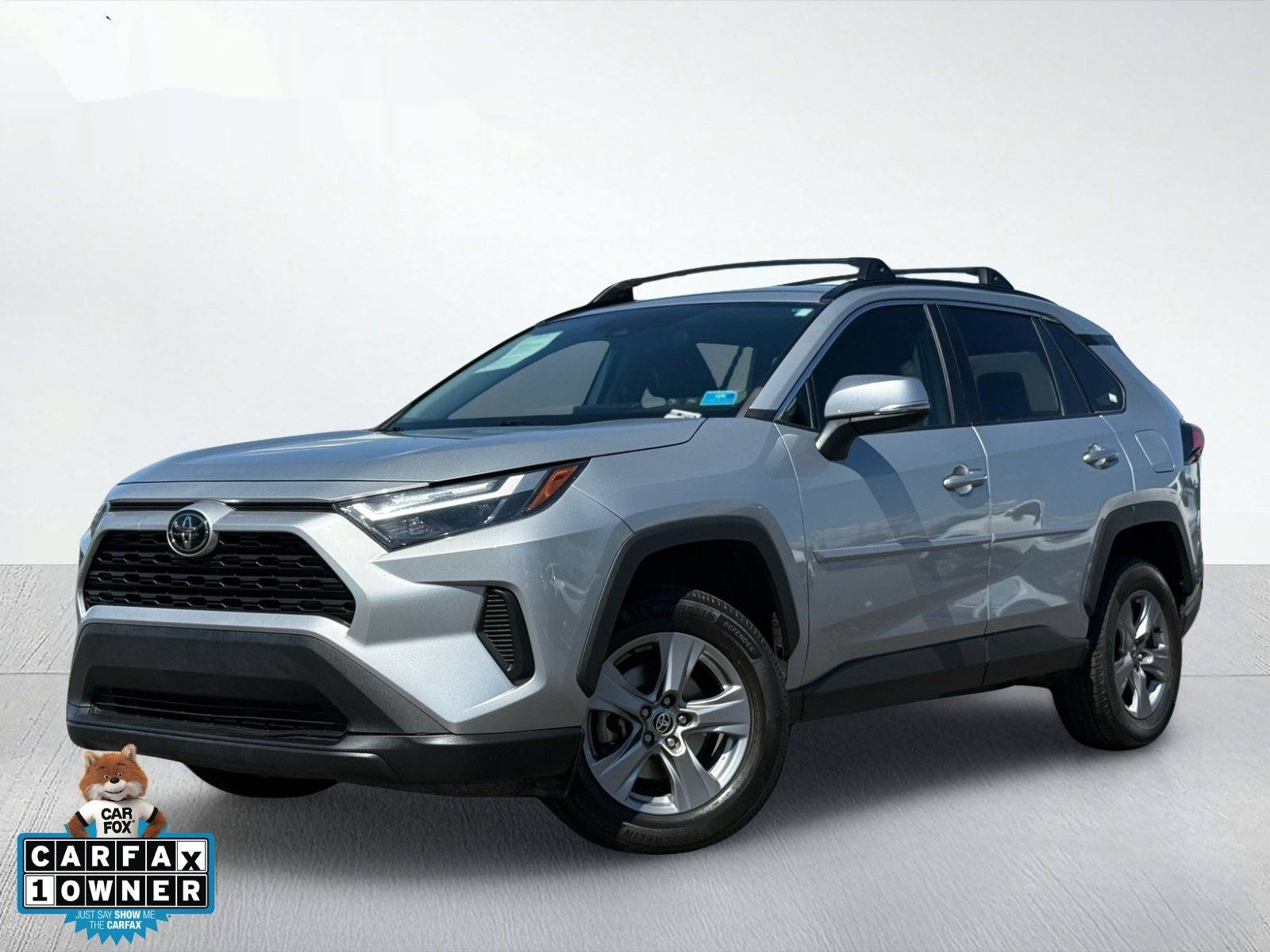 2022 Toyota RAV4 XLE — photo 1