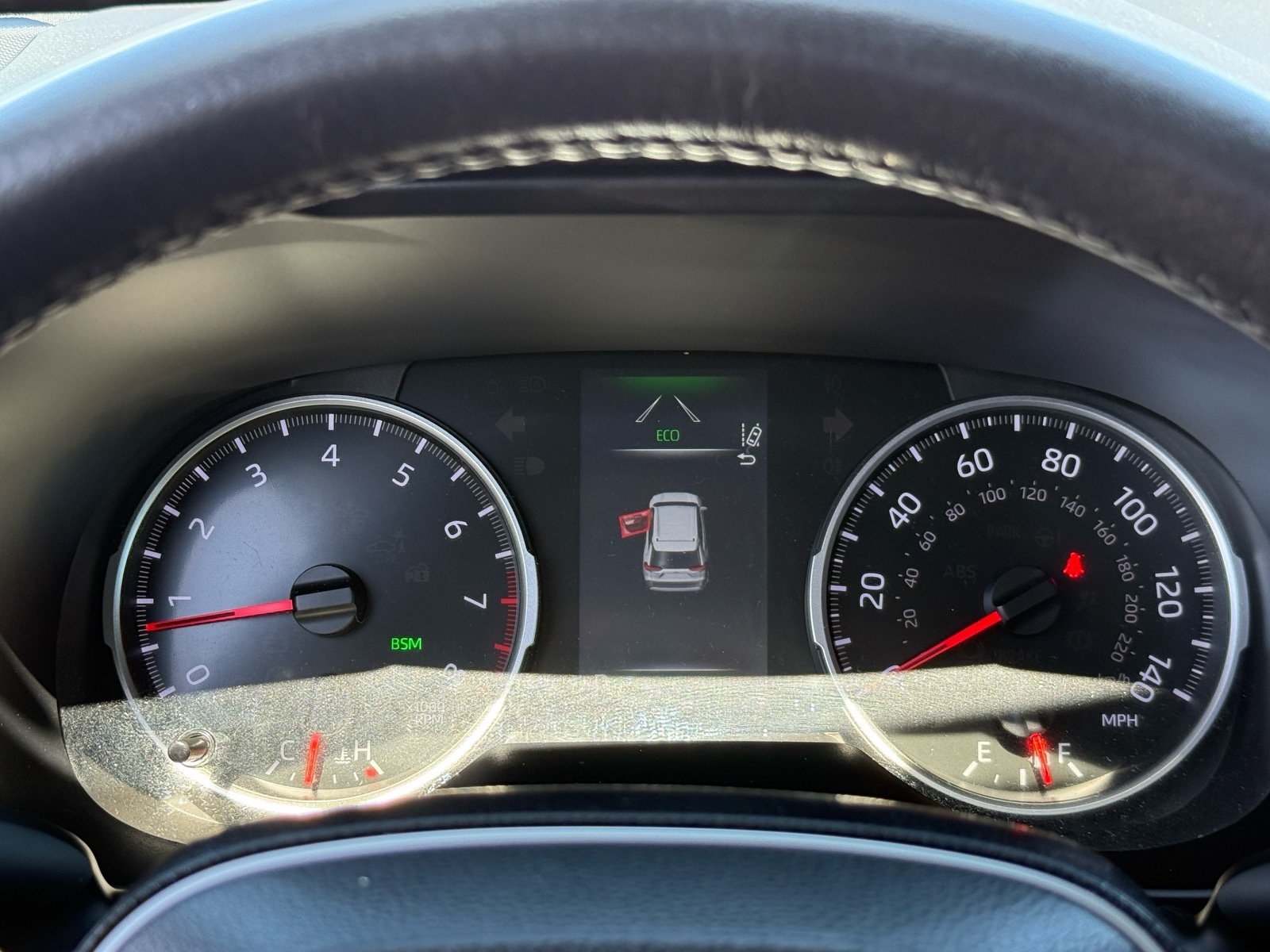 2022 Toyota RAV4 XLE — photo 18 thumbnail