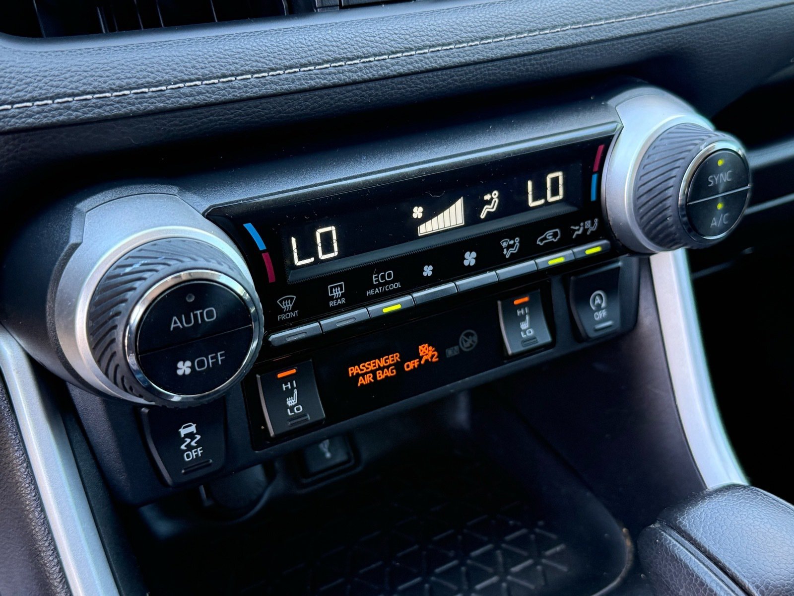 2022 Toyota RAV4 XLE — photo 22 thumbnail