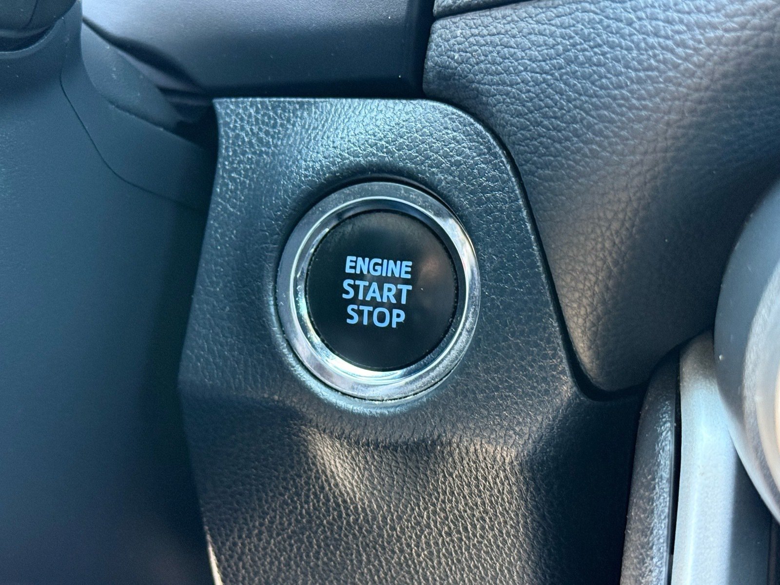 2022 Toyota RAV4 XLE — photo 25 thumbnail