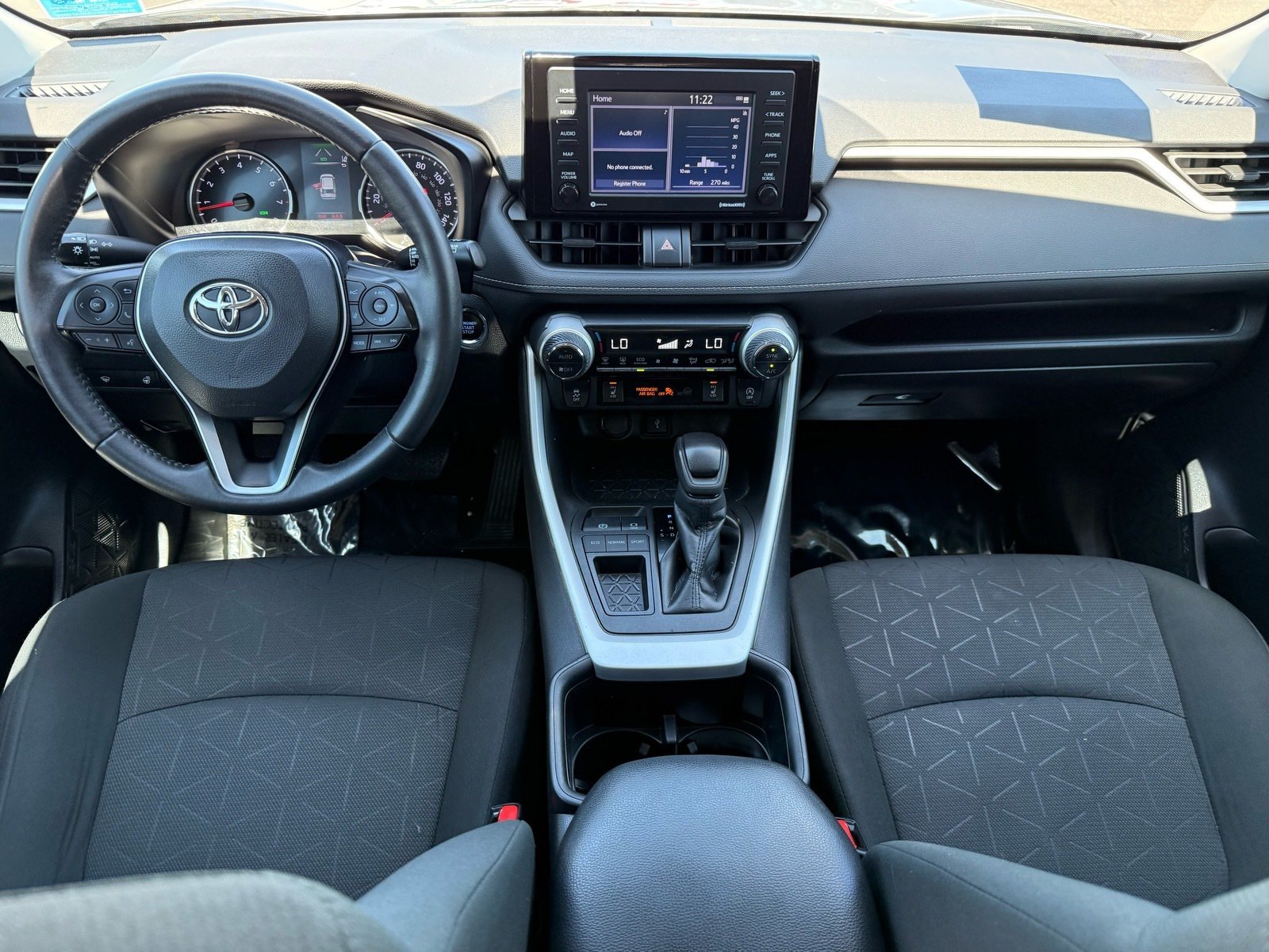 2022 Toyota RAV4 XLE — photo 27 thumbnail
