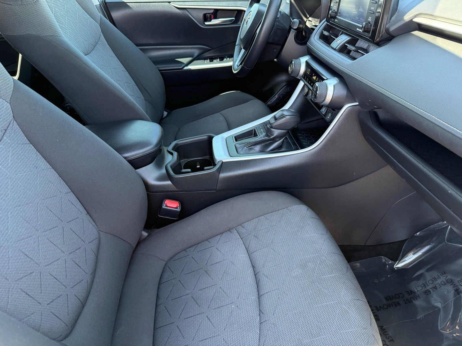 2022 Toyota RAV4 XLE — photo 30 thumbnail