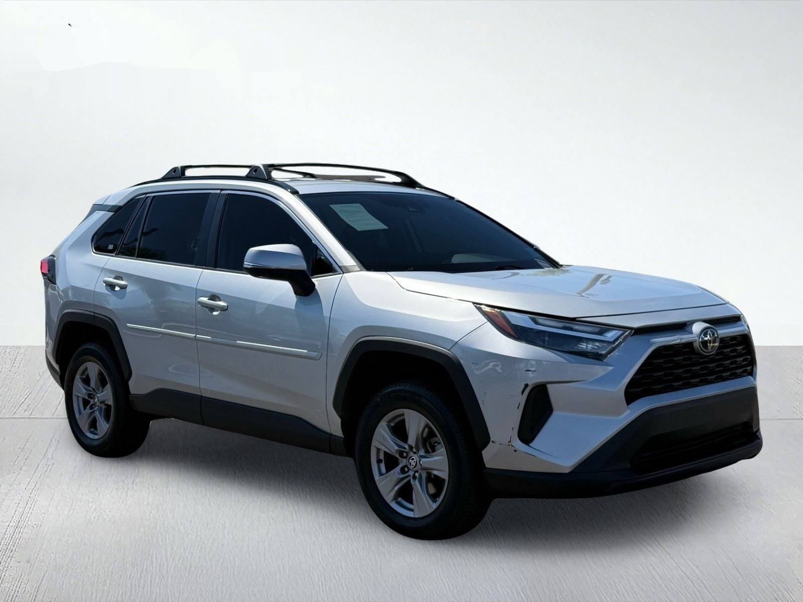 2022 Toyota RAV4 XLE — photo 9 thumbnail