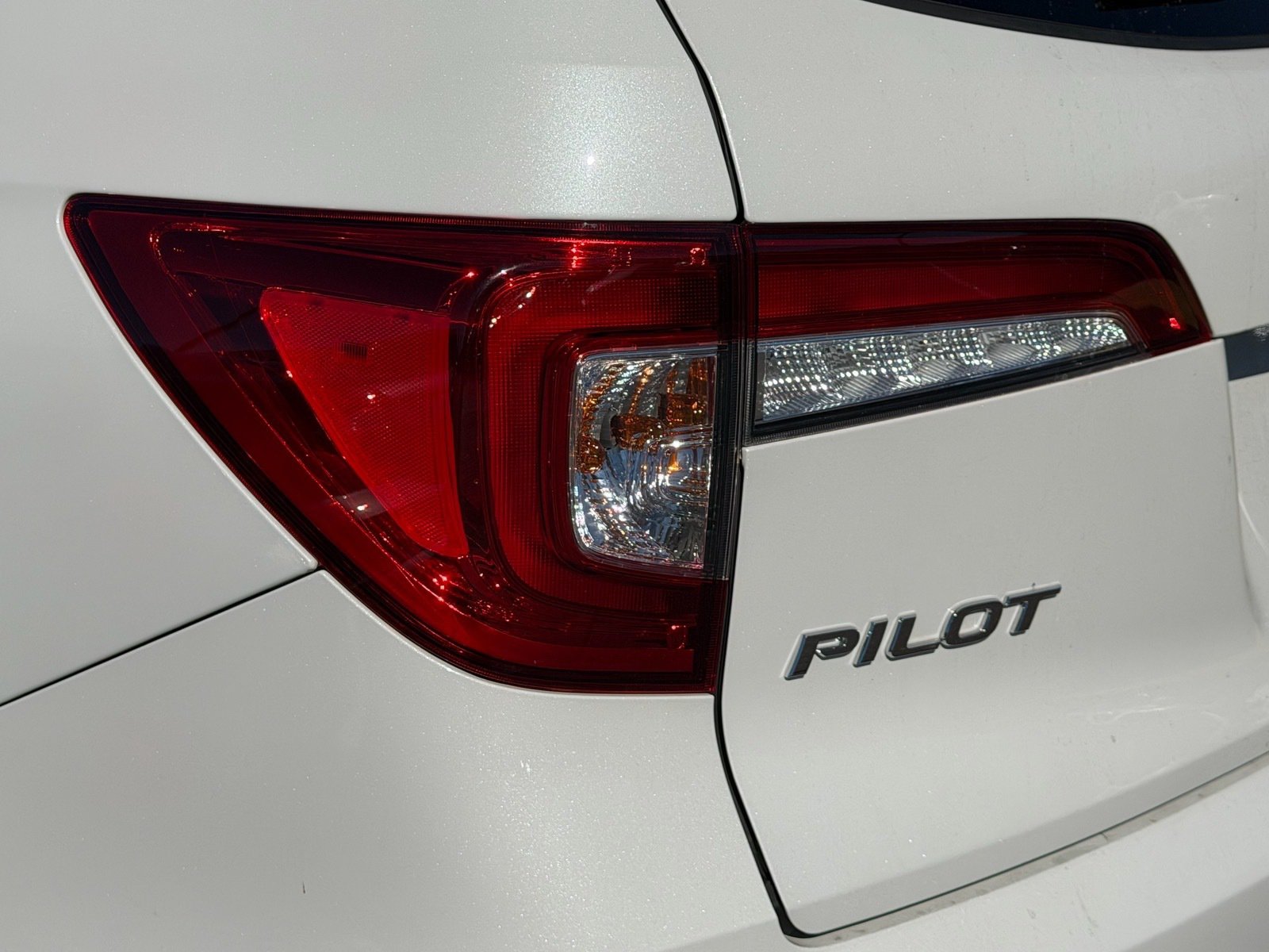 2021 Honda Pilot EX-L — photo 7 thumbnail