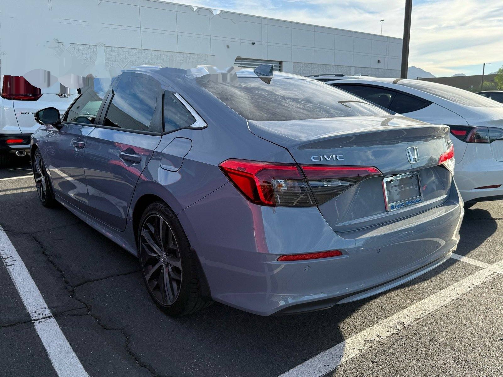 2024 Honda Civic Touring — photo 2 thumbnail