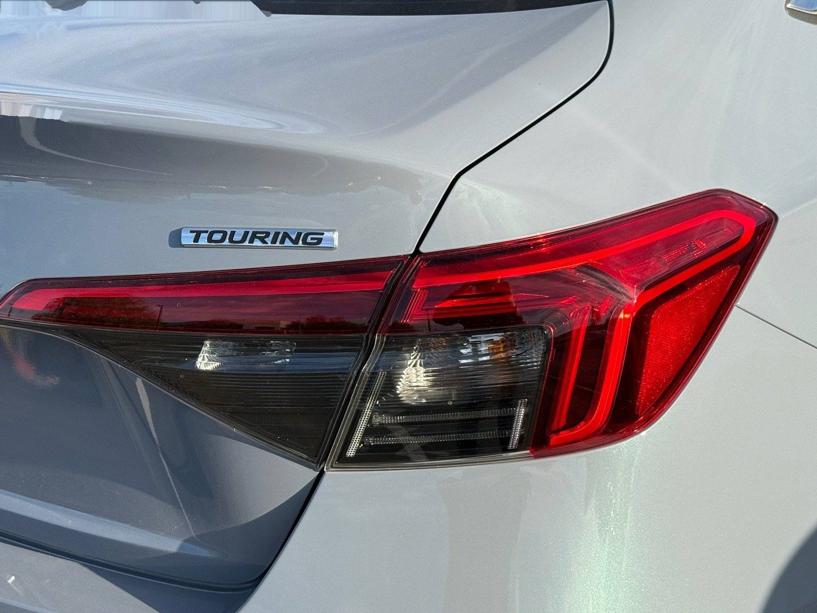 2024 Honda Civic Touring — photo 8 thumbnail