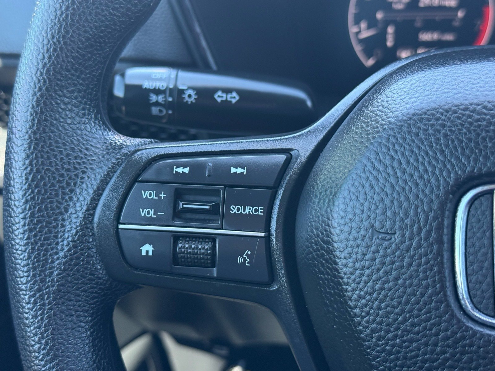 2025 Honda CR-V LX — photo 15 thumbnail
