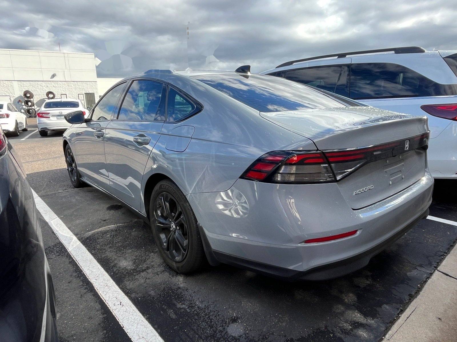 2025 Honda Accord Sedan SE — photo 2 thumbnail
