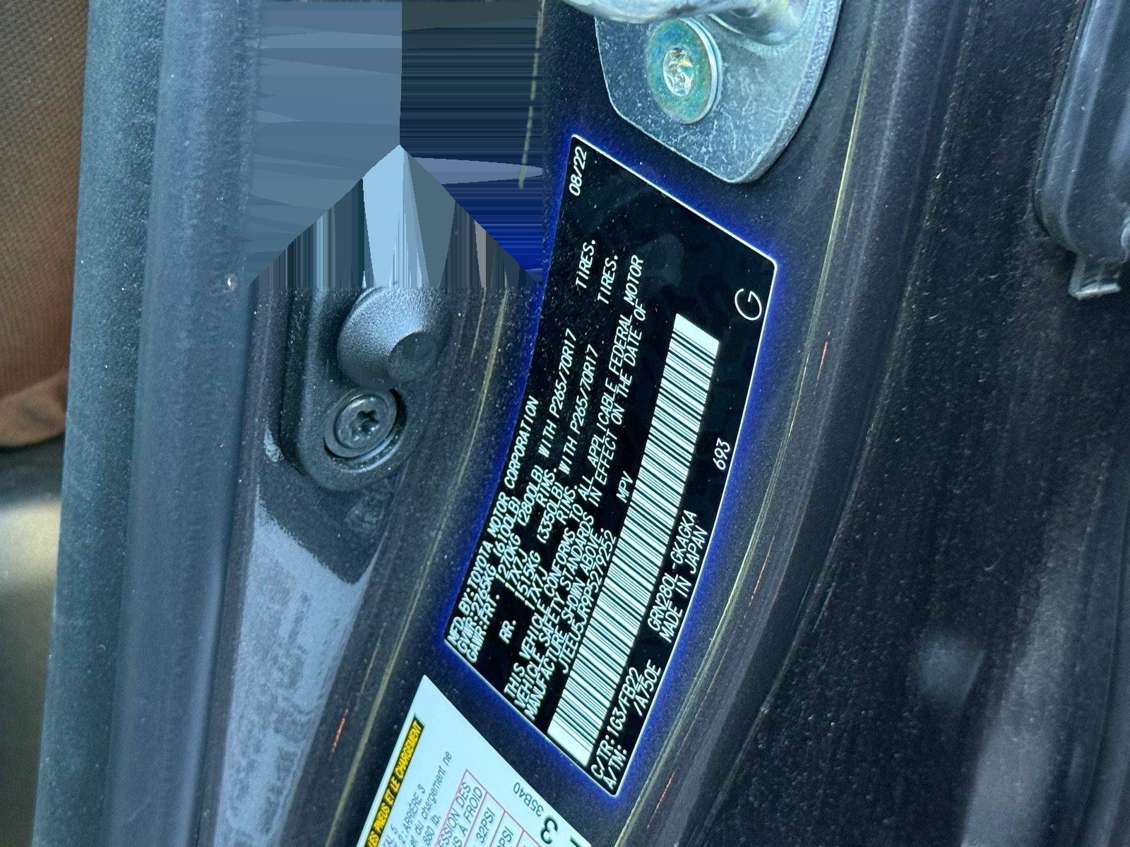 2023 Toyota 4Runner SR5 — photo 10 thumbnail