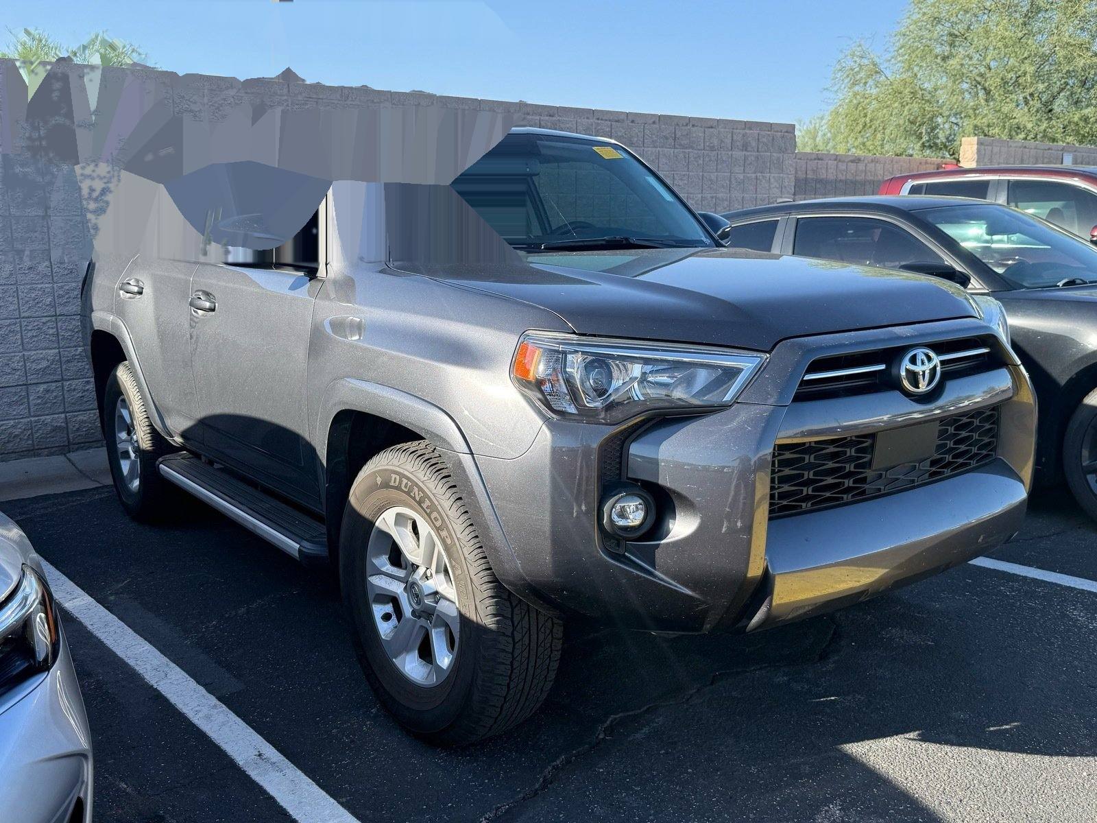 2023 Toyota 4Runner SR5 — photo 4 thumbnail