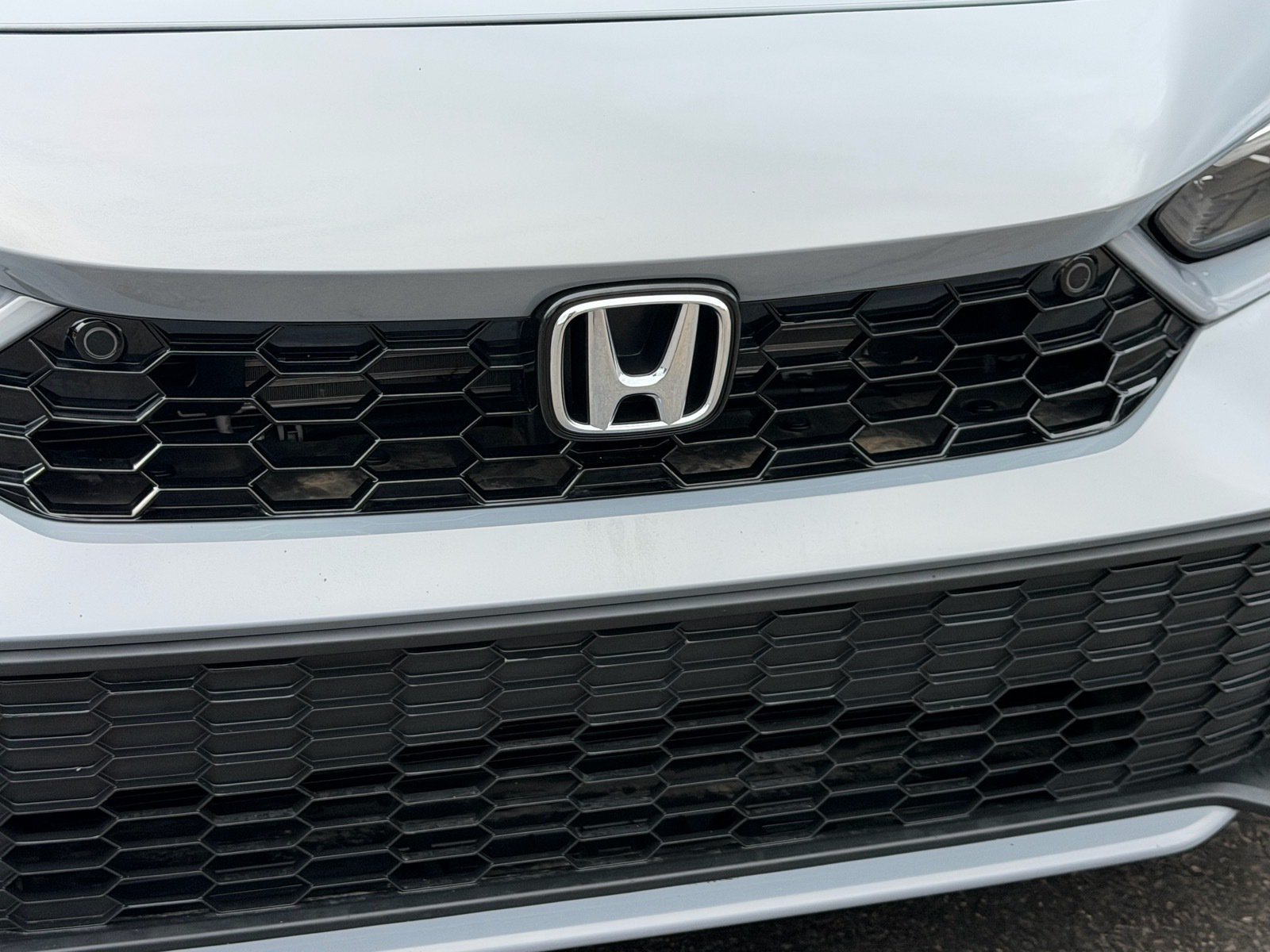 2025 Honda Civic Hybrid Sport Touring — photo 9 thumbnail