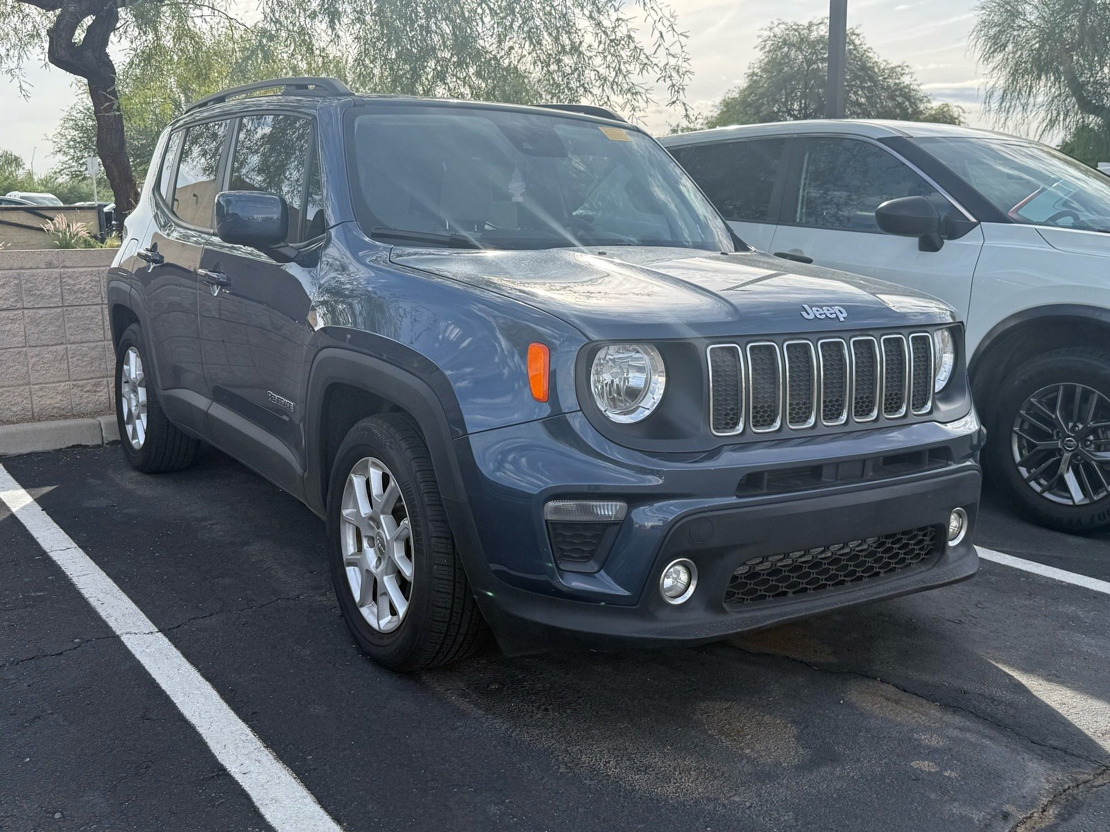 2021 Jeep Renegade Latitude — photo 4 thumbnail