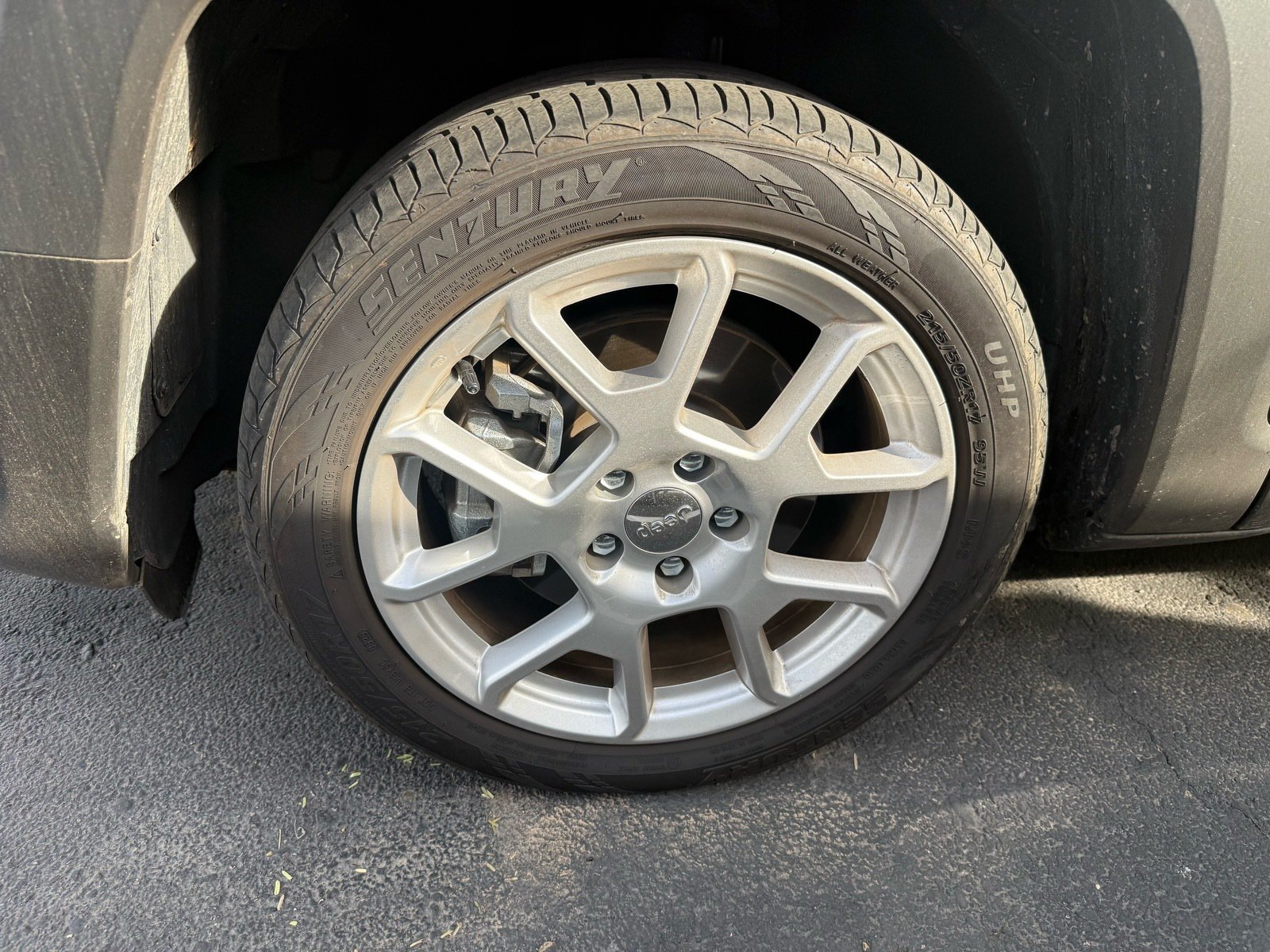2021 Jeep Renegade Latitude — photo 5 thumbnail