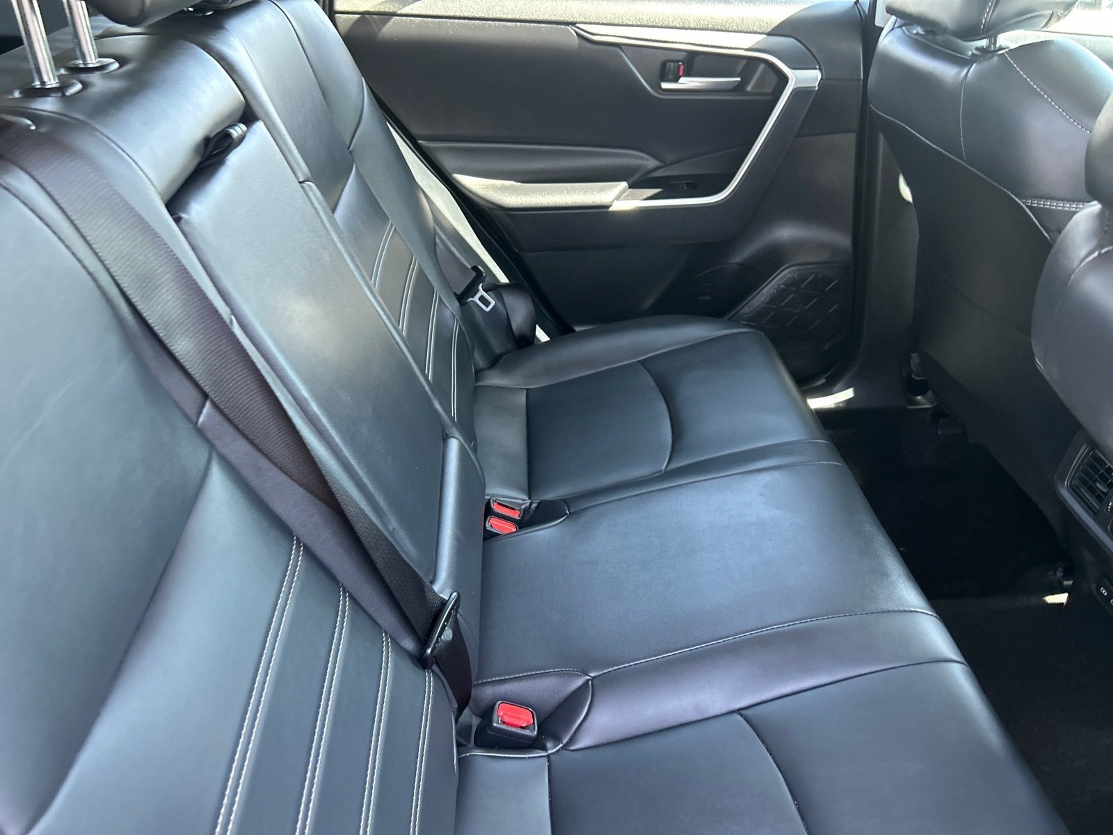 2025 Toyota RAV4 XLE Premium — photo 14 thumbnail